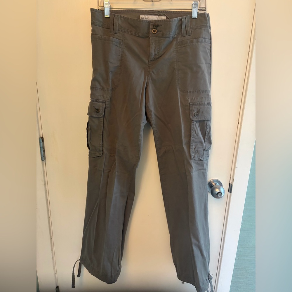 Old Navy Women’s Charcoal Cargo Pants